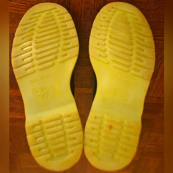 Made in Asia Doc Marten boot